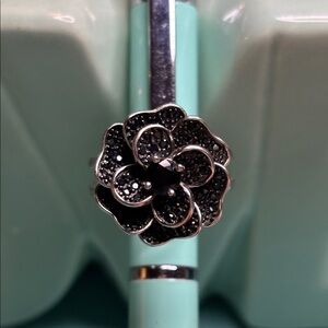 Chic Silver black spinel Floral Ring